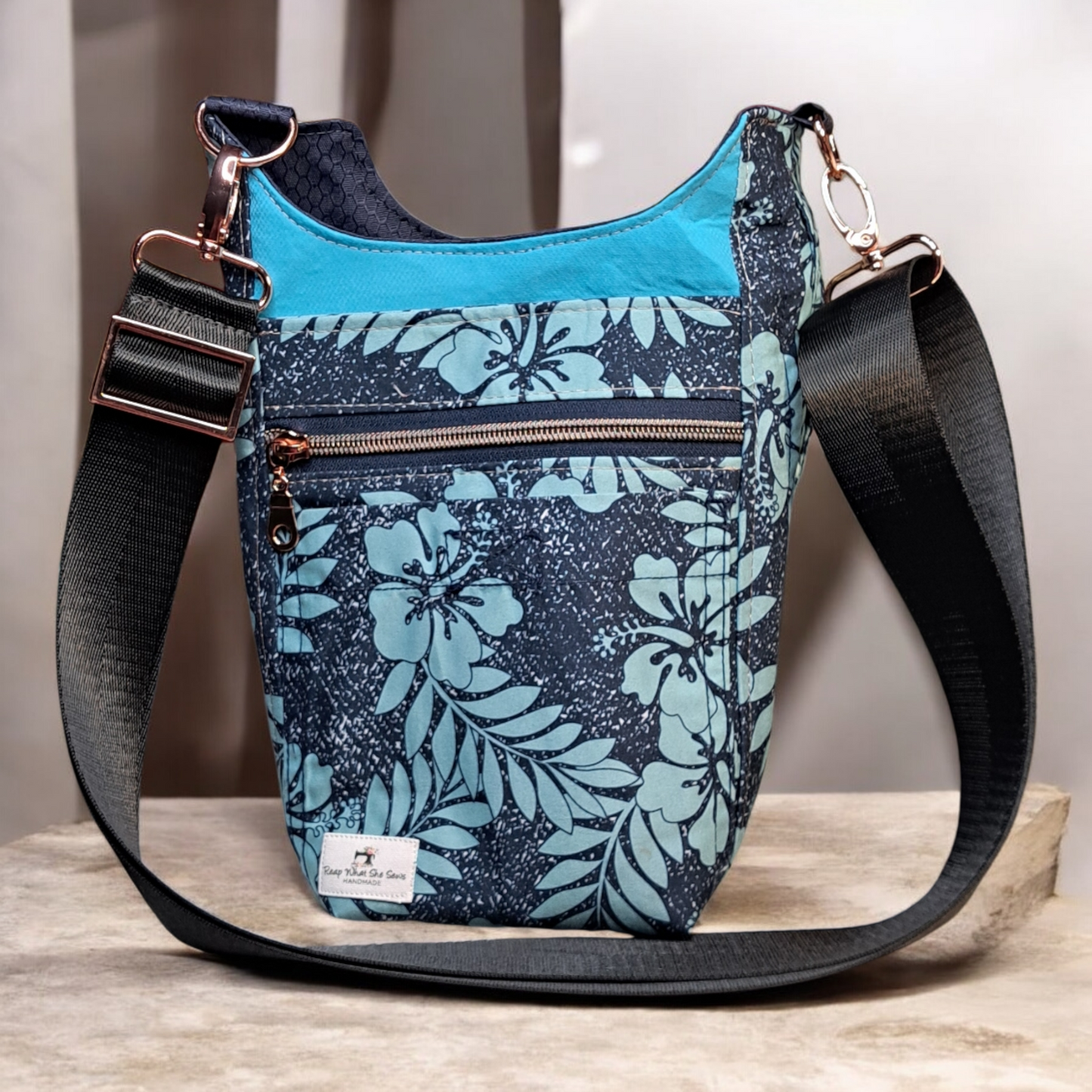 Blue & Teal Hibiscus Waterbottle Bag